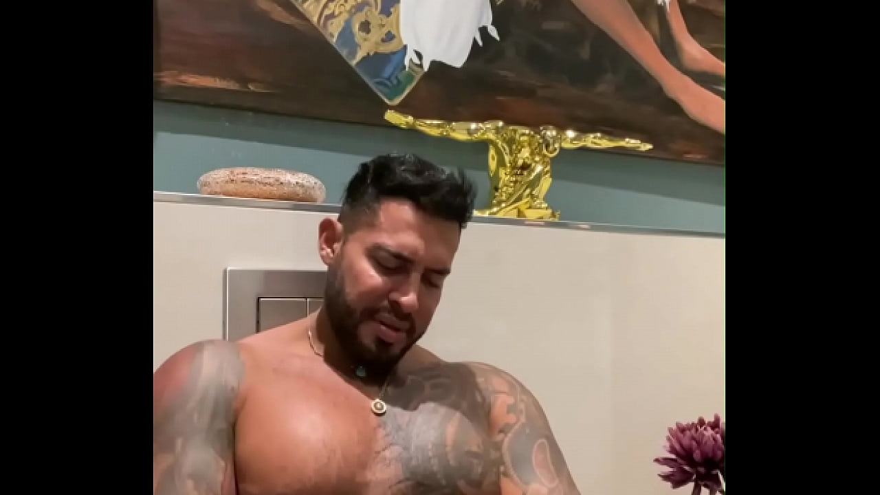 Viktor rom tattooed and big muscle gay dance naked until he masturbate his BBC
