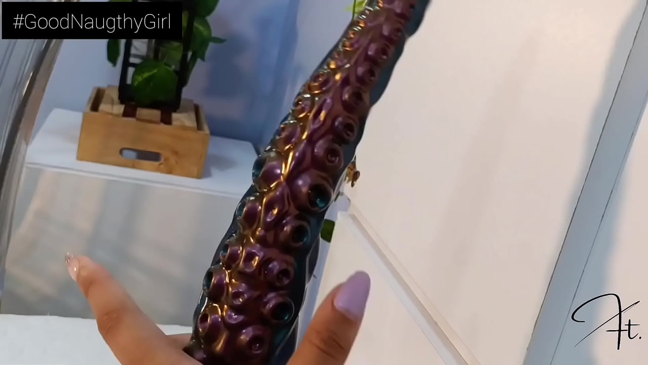 THIS GIANT 19-INCH MOUNSTER WANTS TO GET IN MY PUSSY AND MY ASS UNTIL IT MAKES ME CUM