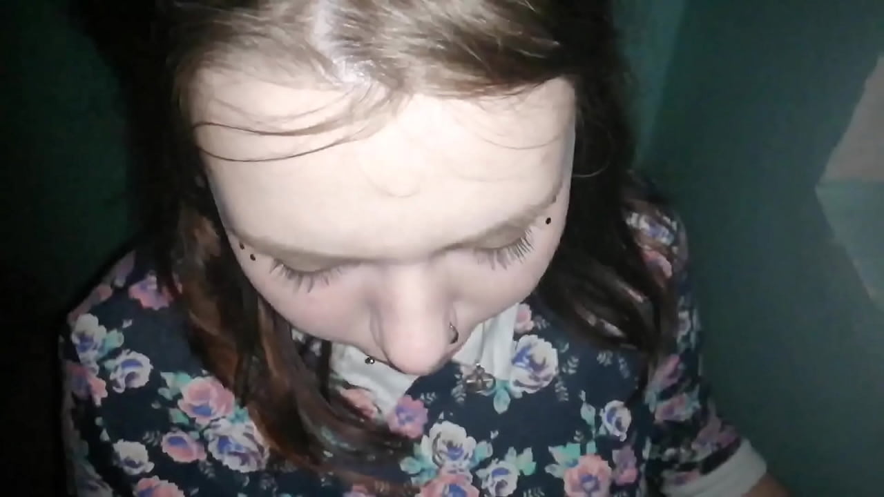 Миньет и кунилингус в подъезде