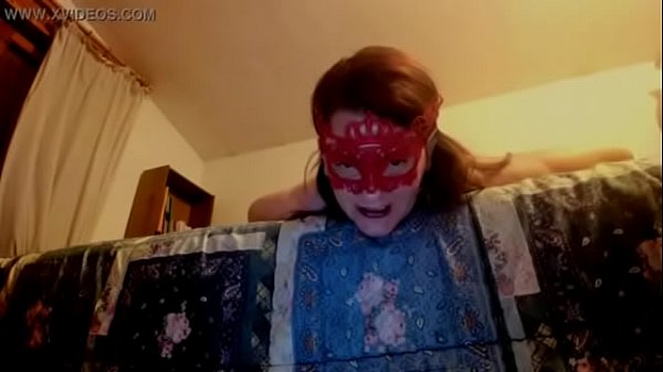 La tua sposa &egrave; davvero una troia prende tantissimi cazzi di colore ovunque