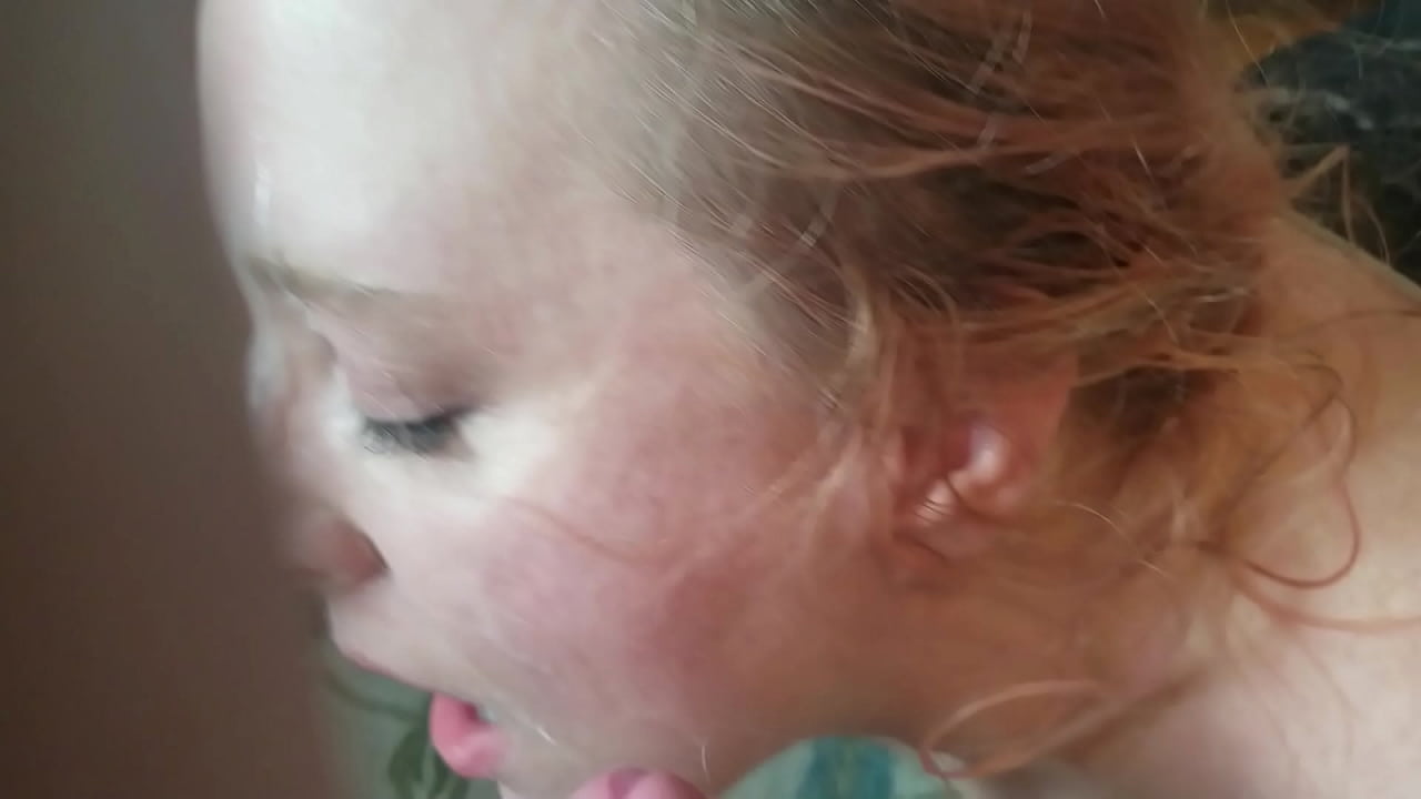 Golden pussy makes me cum Chloe Gold