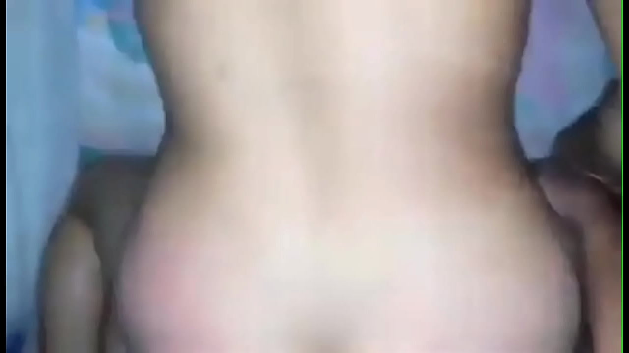 Pas&aacute;ndola rico con la vecina