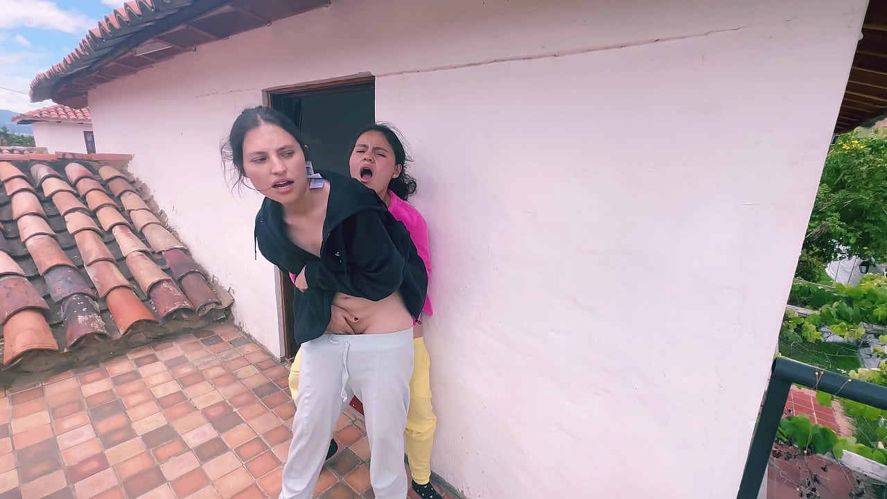 Me follo a mi ex a escondidas de mi novia