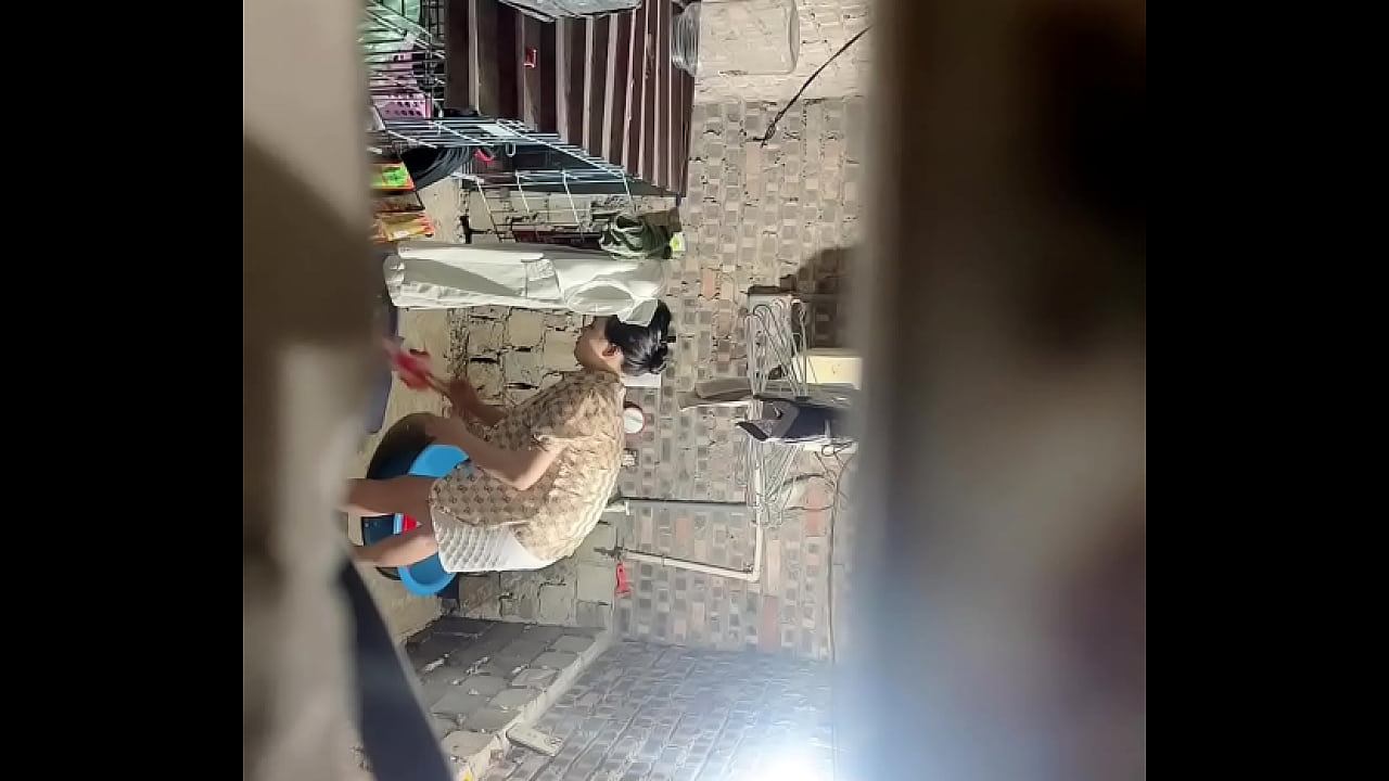 Quay l&eacute;n em vợ đi l&agrave;m về tắm đ&ecirc;m