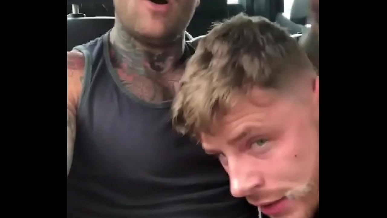 Viado Mamando a Jeba