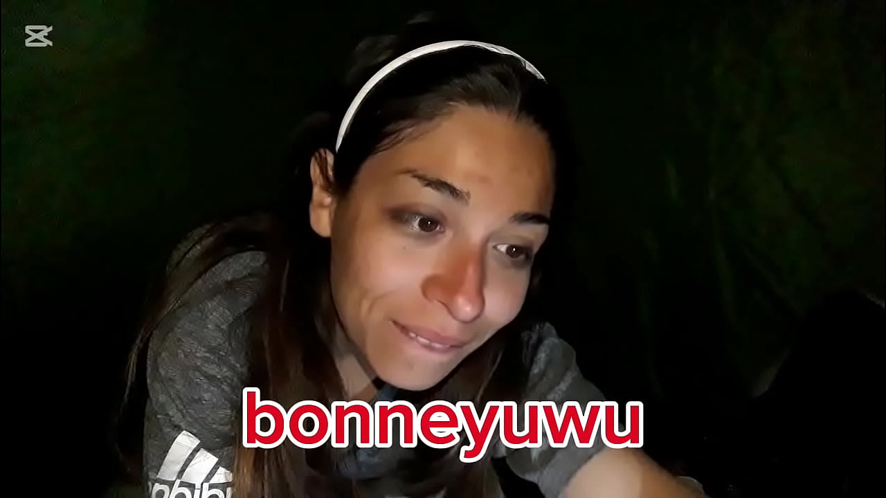 bonneyuwu - acampando al aire libre