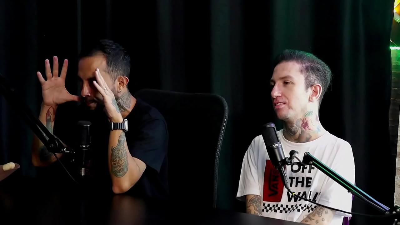 Contou como come&ccedil;ou, teve inseguran&ccedil;a nos filmes de produtora, e a internet mudou a vida das pessoas, mas... - Bia Hot (Preliminares Podcast) (WATCH ON: SHEER/RED)