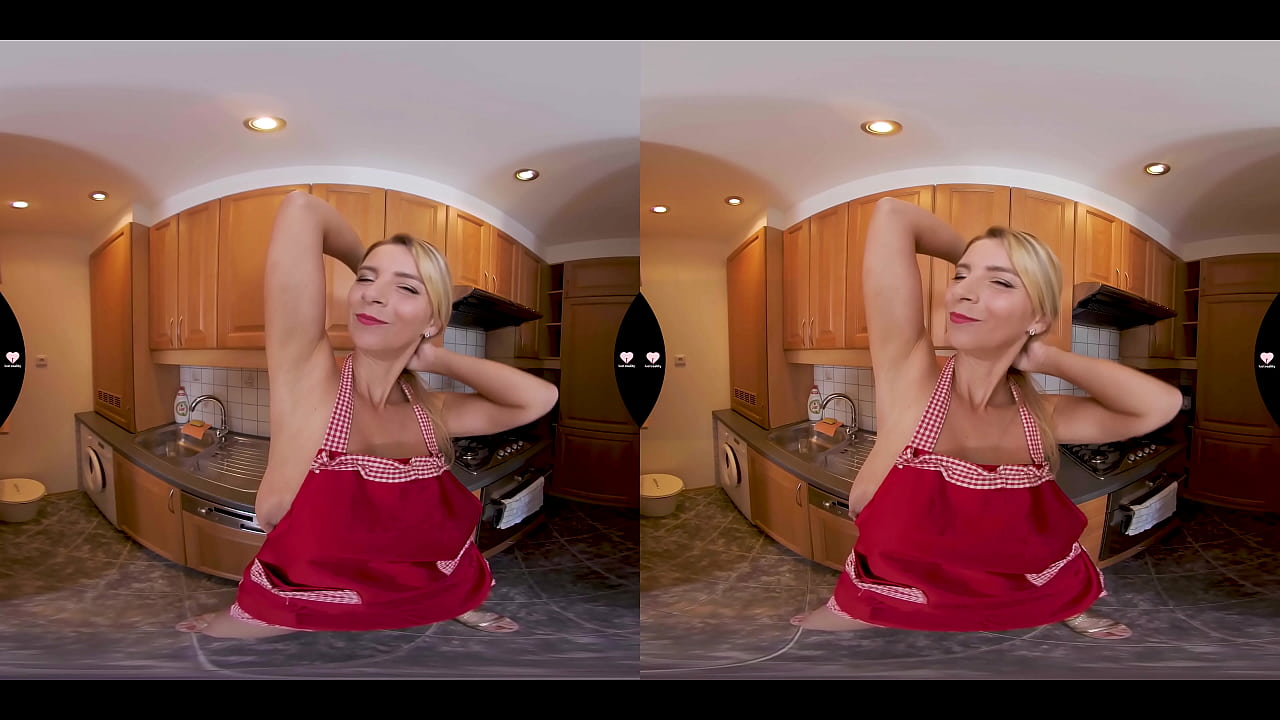 Lust Reality MILF Blonde Masturbating In The Kitchen