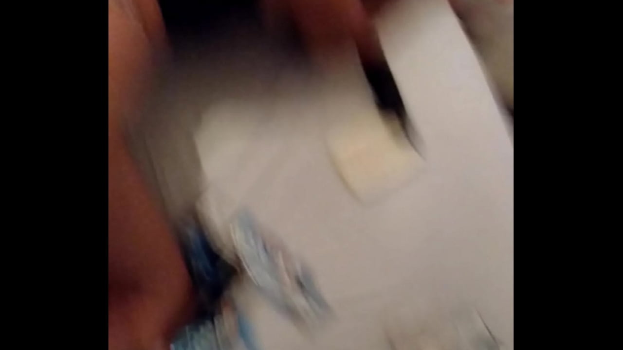 Hermosa cojida le pega su primo