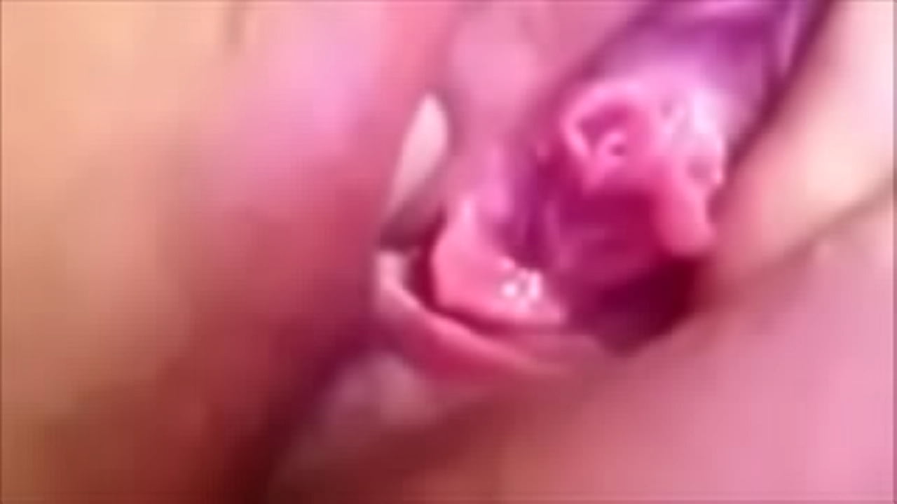 Horny Pussy Closeup Fingering and Rubbing