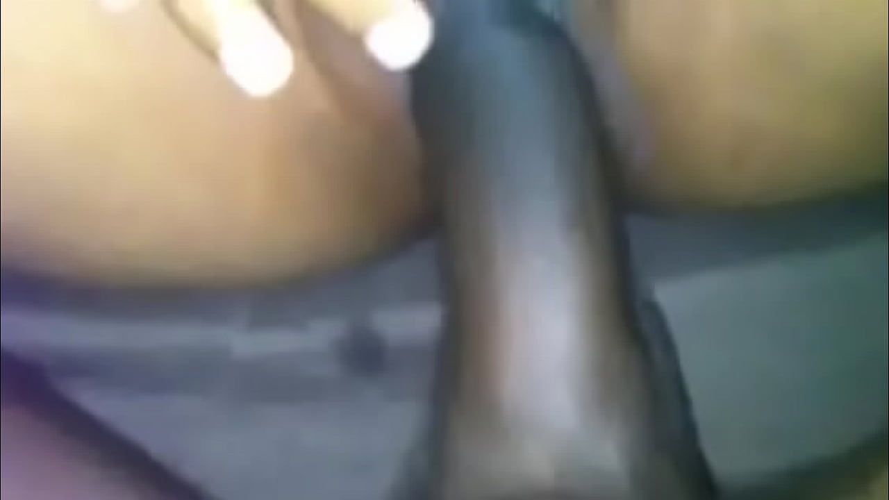 GIRL STARTS TO SQUIRT WHILE PENETRATED