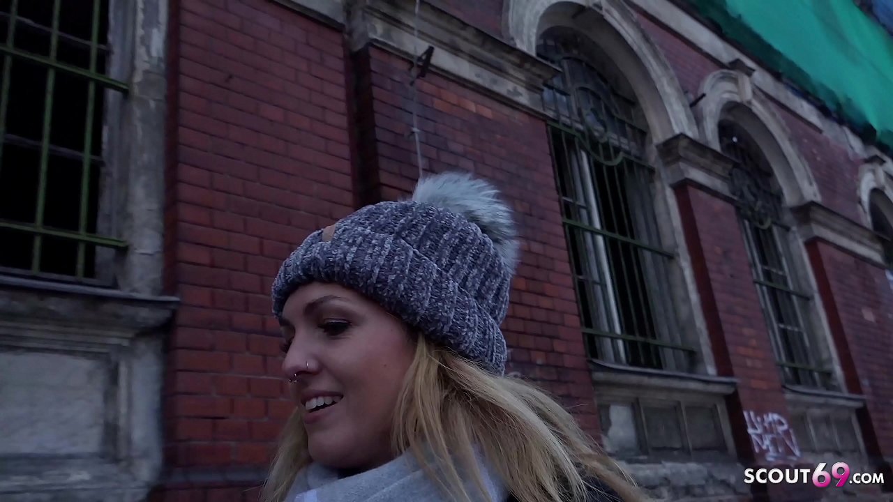 GERMAN SCOUT - 26 Jahre junge Frankfurterin aufgerissen und f&uuml;r Taschengeld vor der Kamera gefickt