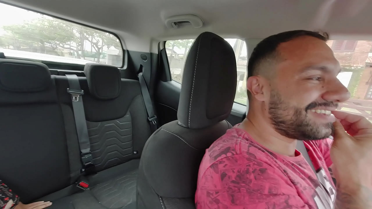 Ninfeta Carioca: Fodendo no Mato com casal Sem Camisinha fomos pegos no ato e continuamos a transar