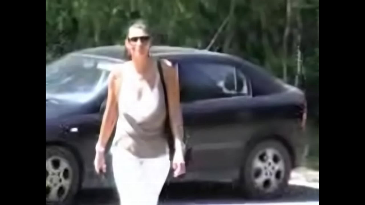 Coroa pagando boquete em m.