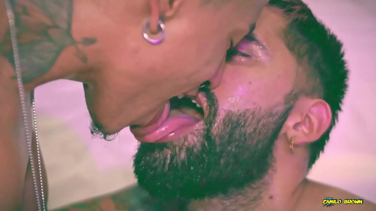 Mowgli Fucking Camilo Brown's Ass Bareback Filling His Mouth And Swapping The Cum In Hot Kiss