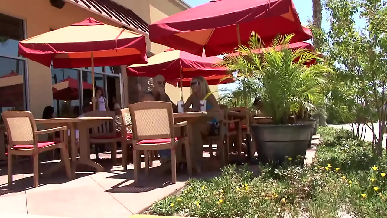 Blonde stepmom with big boobs is always extremely horny in the summer