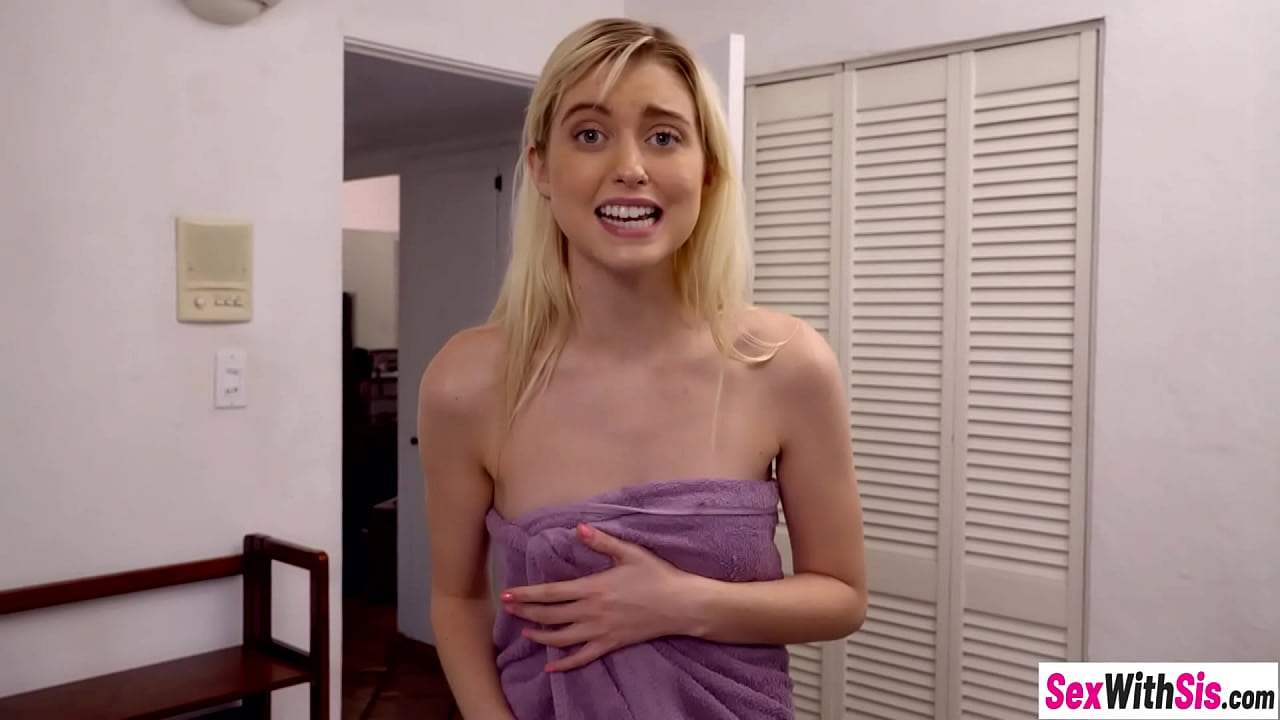 Perverted babe Chloe Cherry sucked dick before hardcore pussy fucking