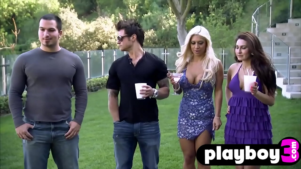 Pretty babe played dirty games