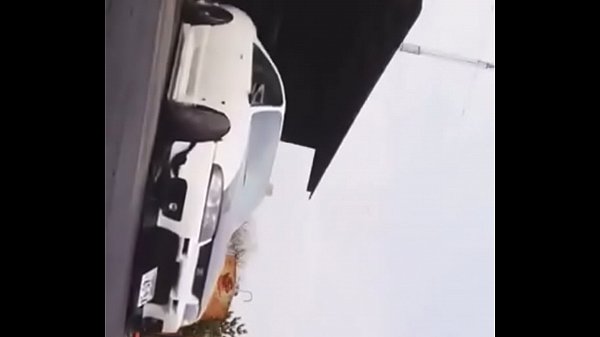 カスタムカーが公道でバーンアウト！！