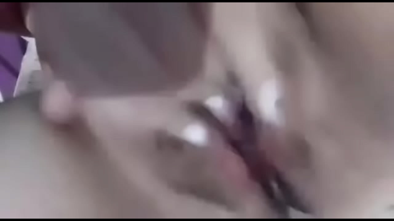 Se masturba para sus amigos