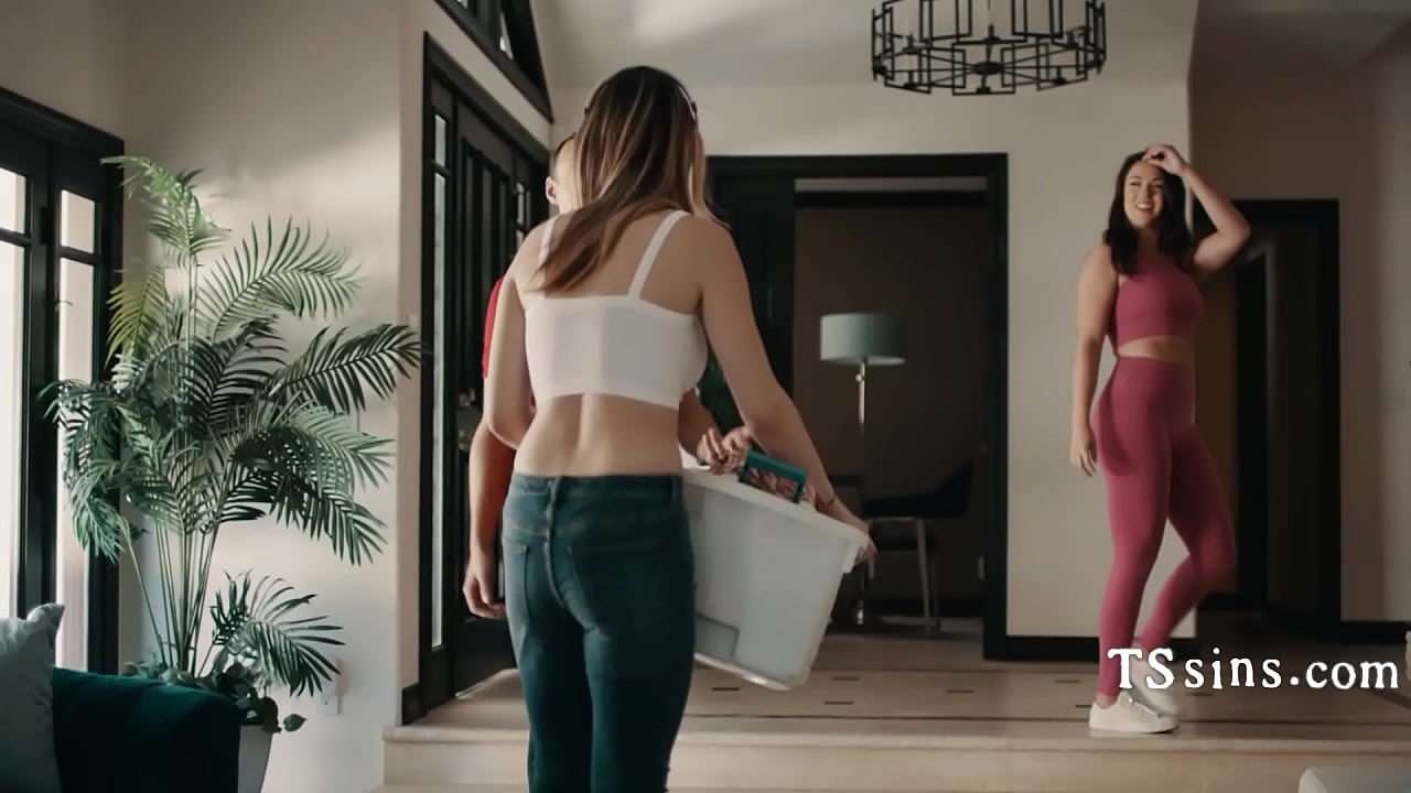 She Was So Hot He Forgot His Girlfriend