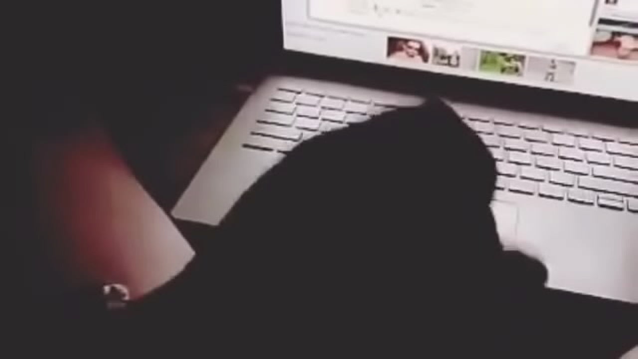 Really big cumshot from a bbc