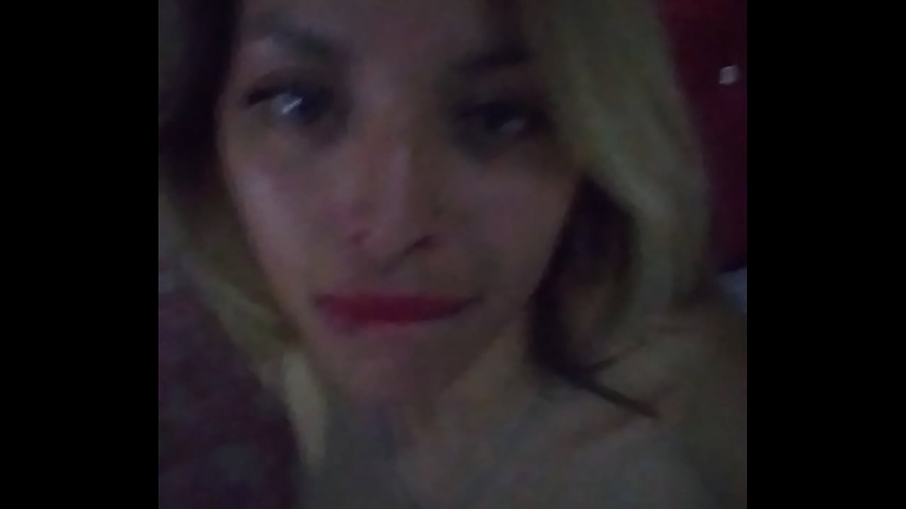 Haci&eacute;ndome una rica paja mi amor