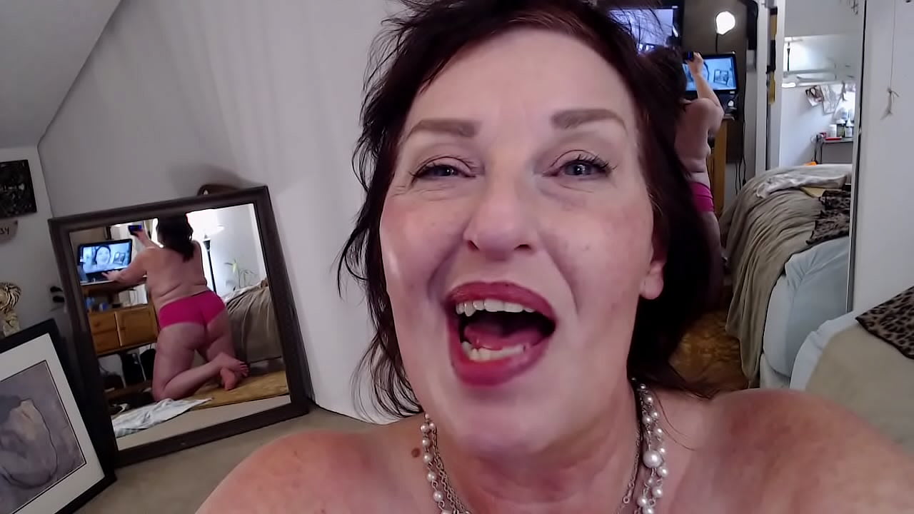 696 Dawnskye1962 presents wrinkly crinkly soles and my big fat butt