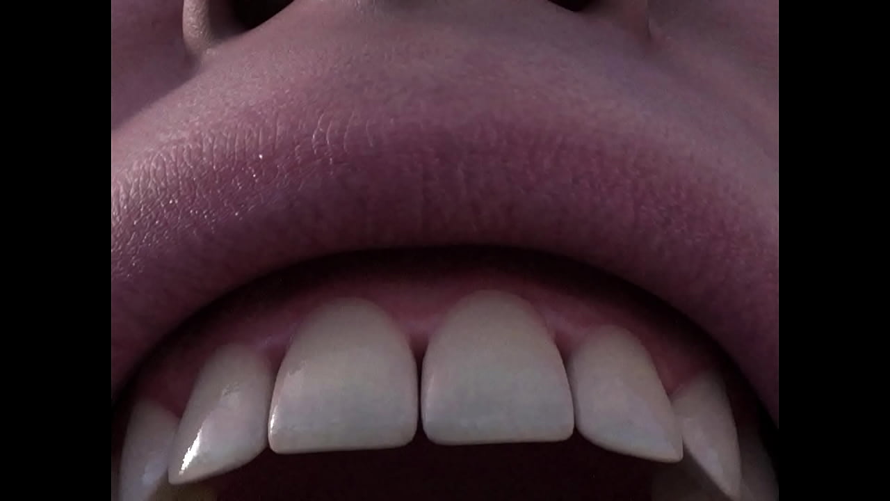 mujer gigante traga entera a mujer peque&ntilde;a