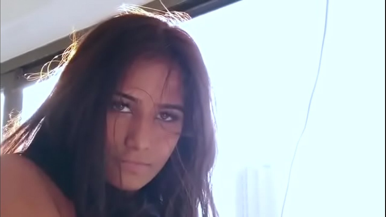 Hot Poonam goes nude for you