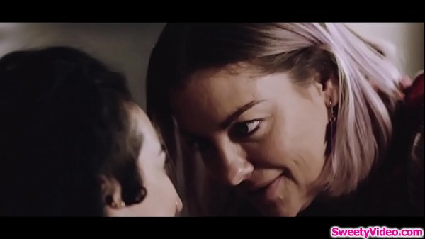 Lesbian chick gently eats her pregnant babes sweet ucnt