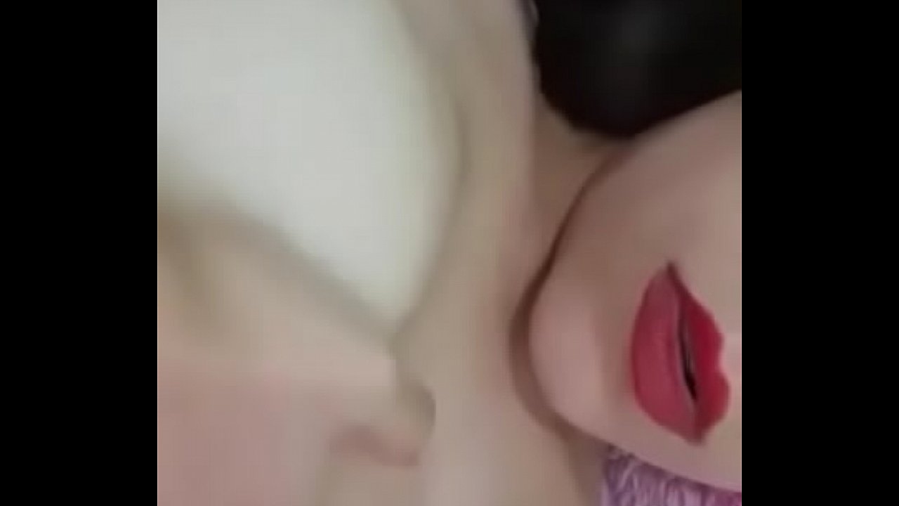 Amiga cachonda quiere que la meta pene