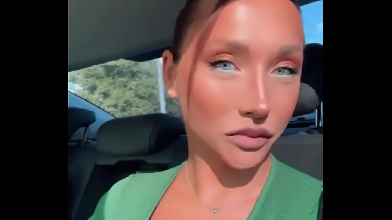 Look Soon Bby #trans #tgirl #loyalfans #myclub #boobs #tits #cleveage #blueyes #dress #green #makeup