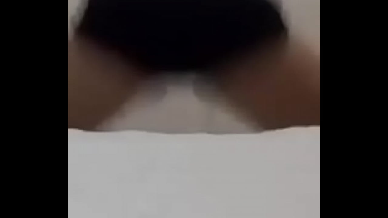 Amiga bailando twerk