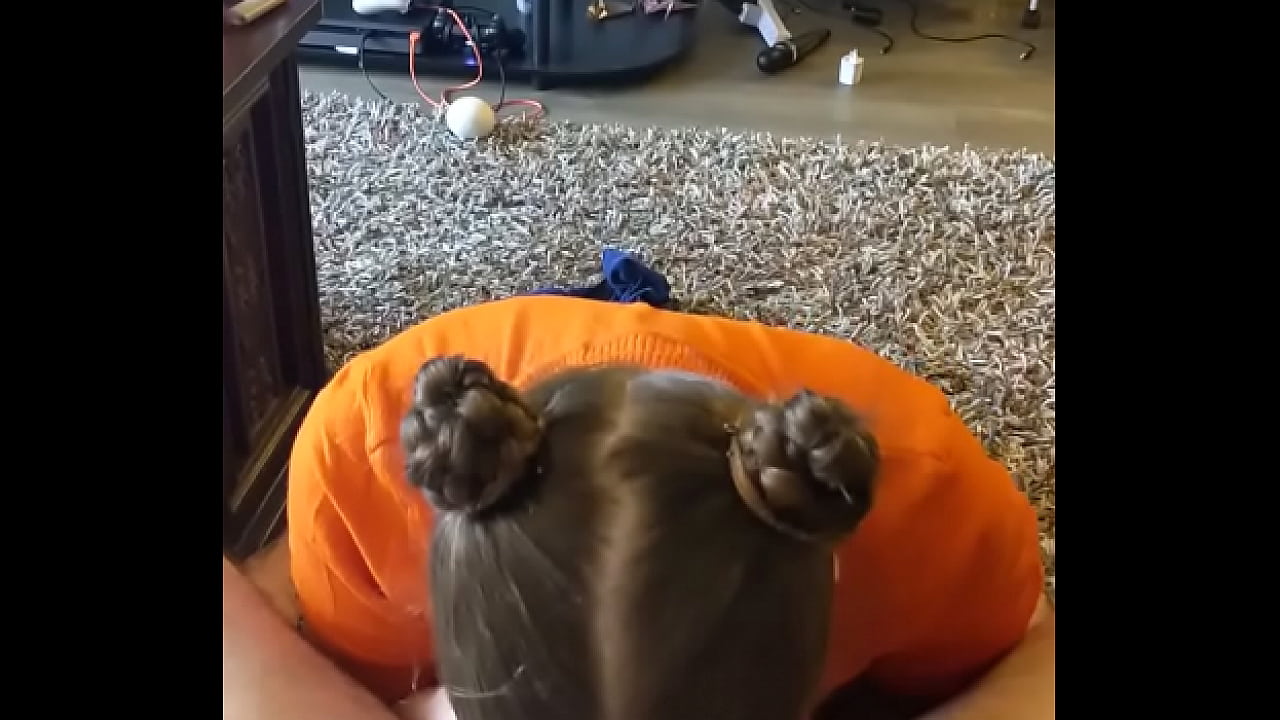 Velma Cosplay Goes Dirty Fast