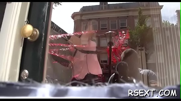 Dude gets his weenie sucked