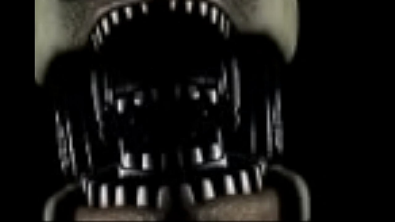 Old busted ass whore sings here heart out to horny men