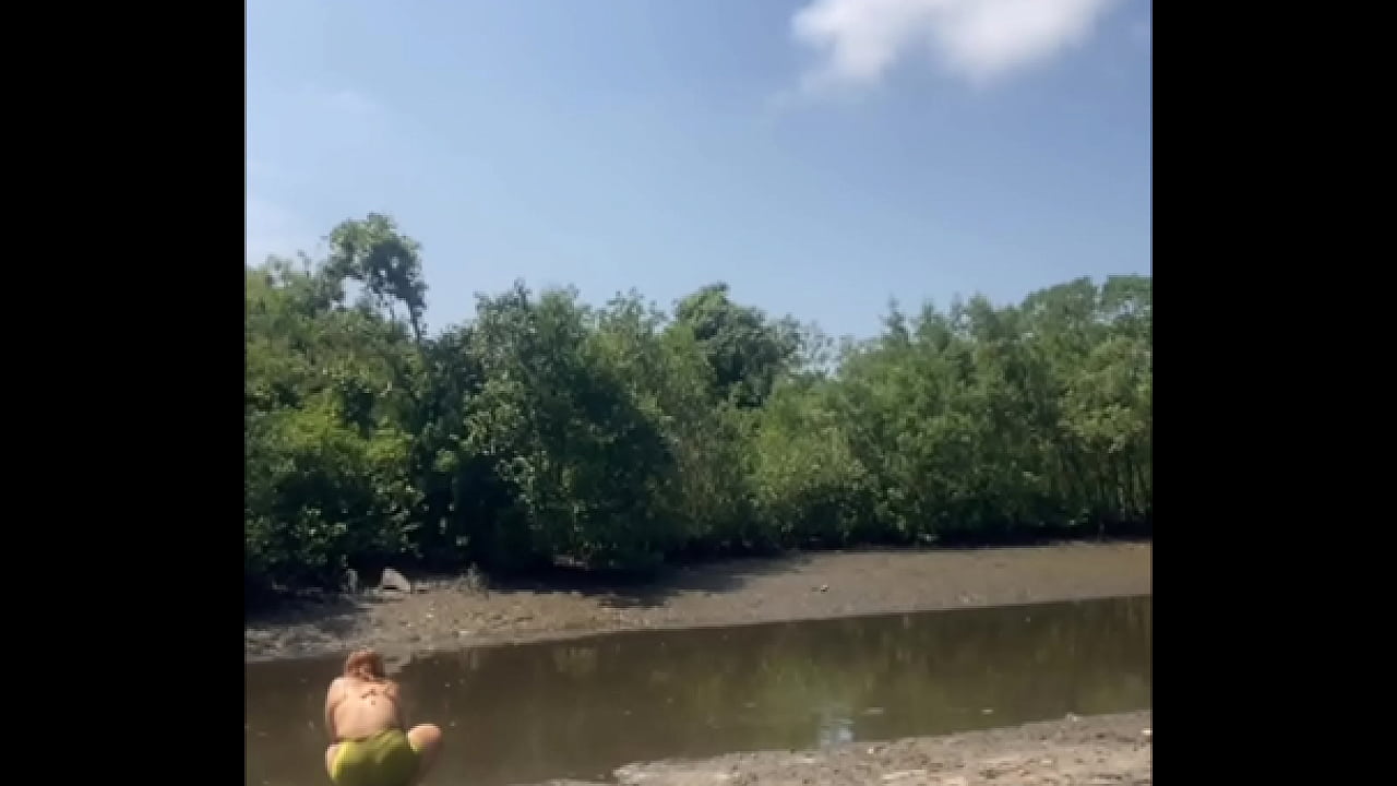 Pescando no mangue de sainha mostrando a rachada