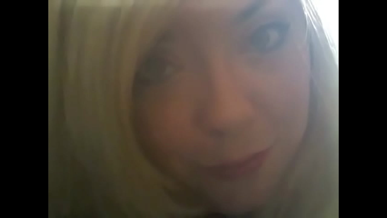 UK BBW Blondie Smoking A Menthol Cig