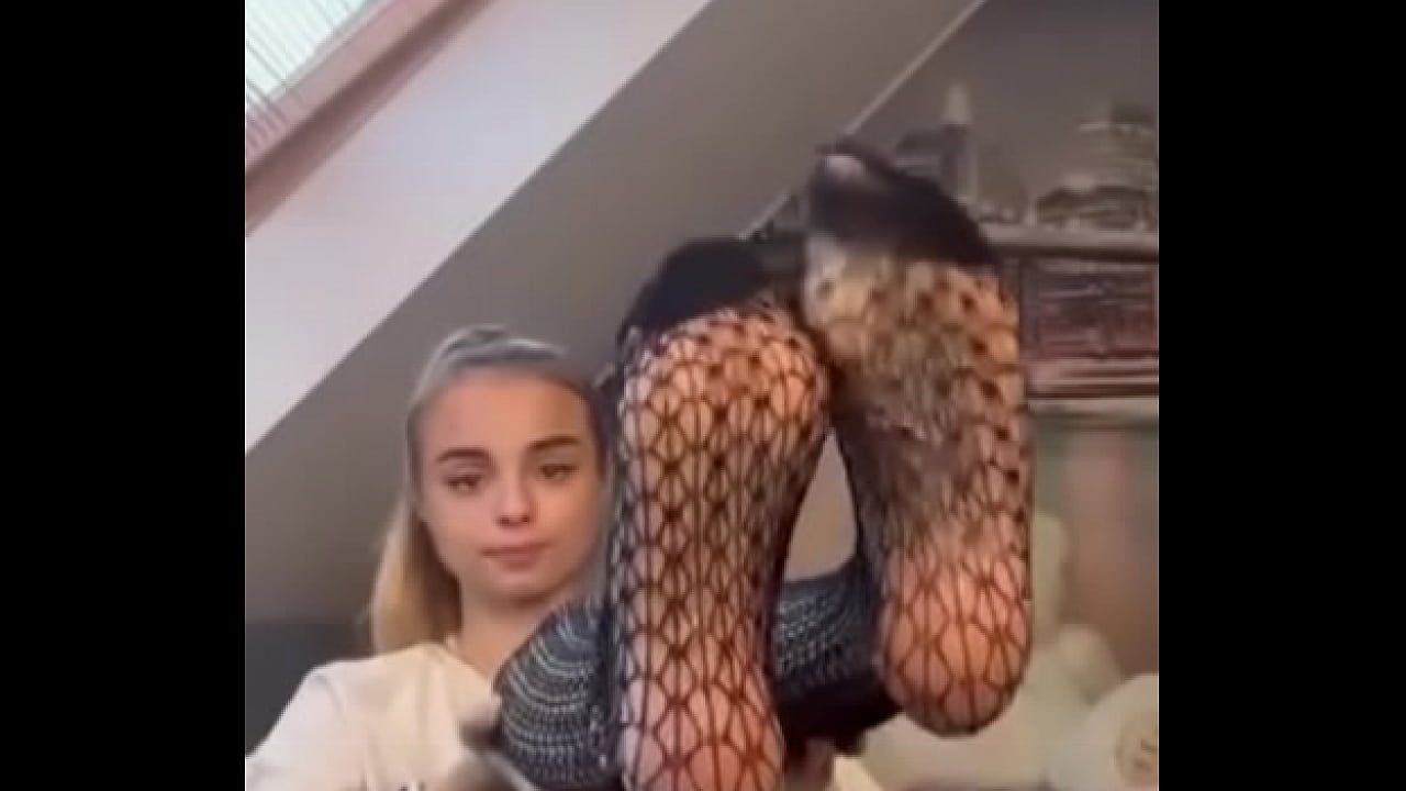 ступни в колготках 5