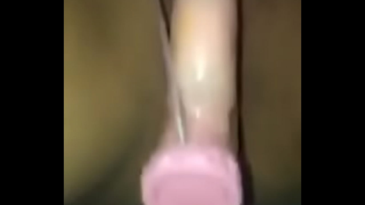 Esposa puta con su consolador y yo cornudo grabando