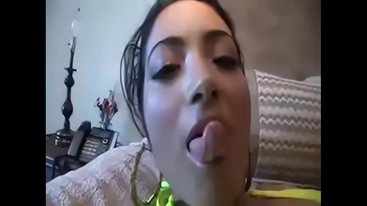 Indian desi girl sucks a big cock