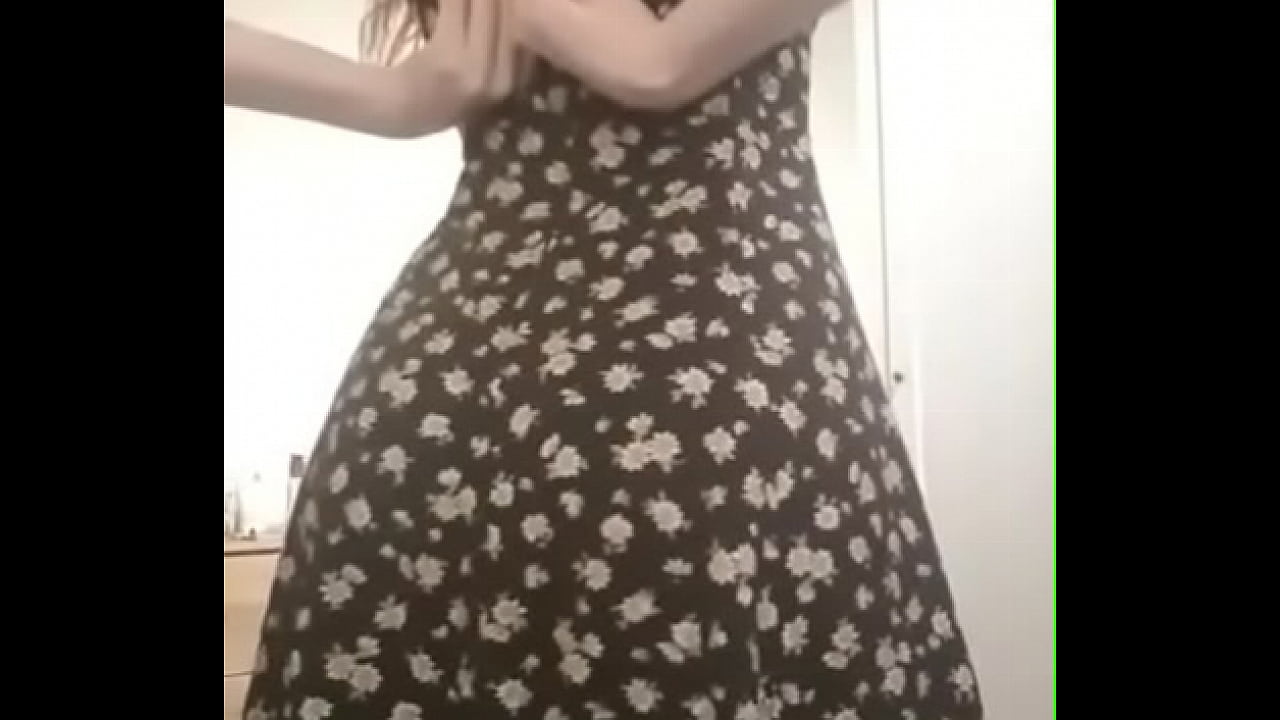 Amateur Girl in Summer dress on  - Livebaes.com