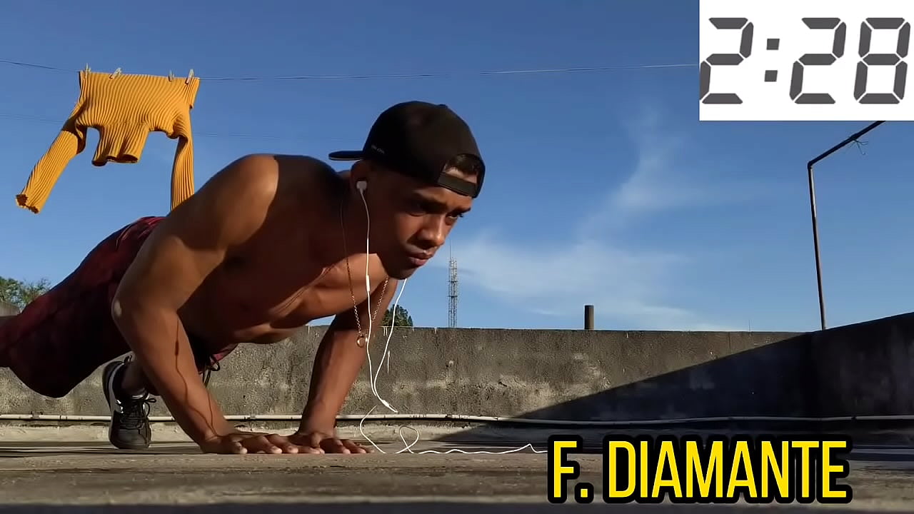 MALHANDO PRA COMER MULHER