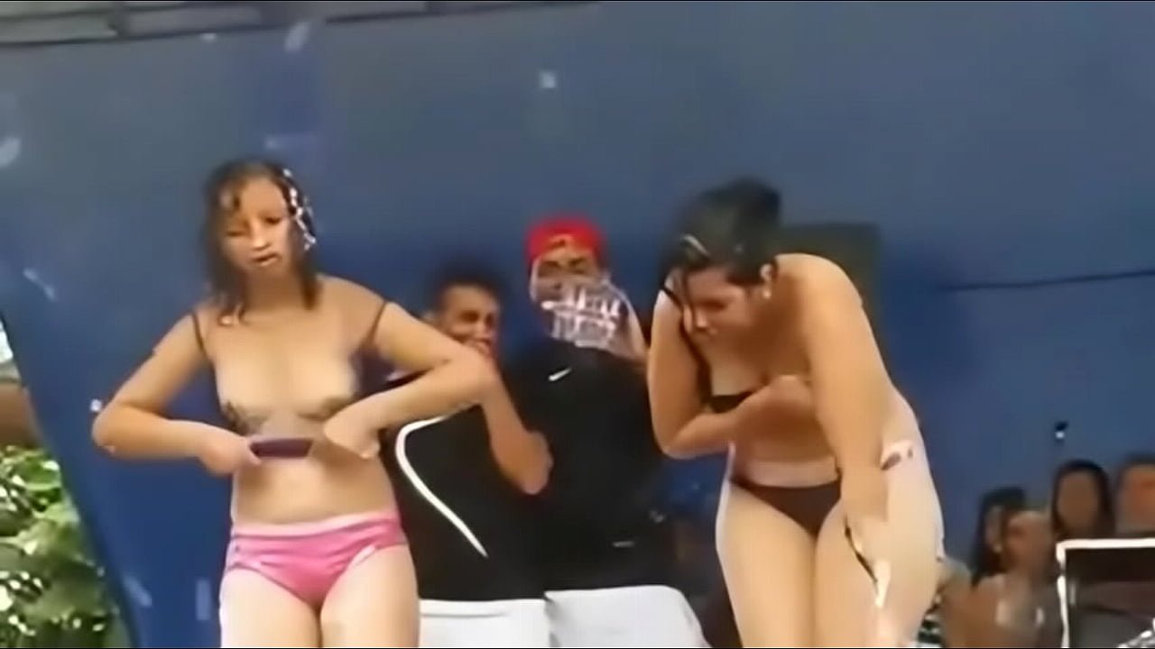 camiseta mojada carnaval en la mana