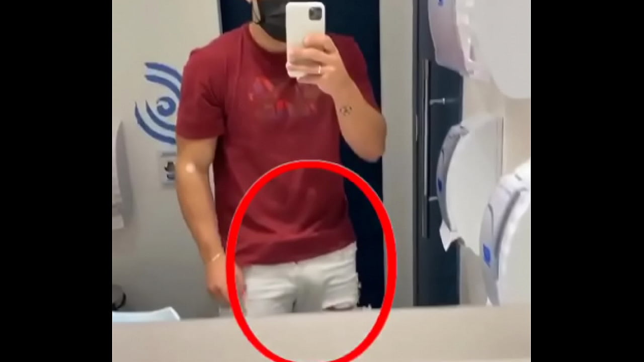 Ator THOM&Aacute;S com a rola pulsando