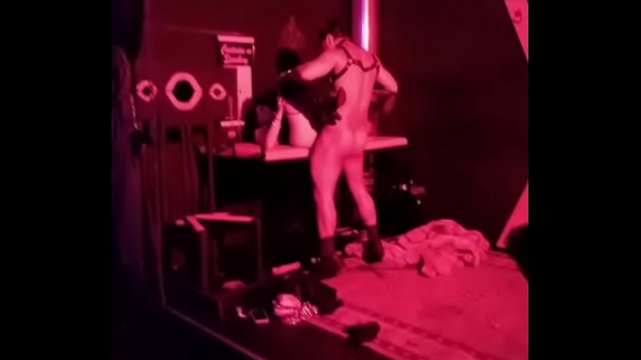 Sexo expl&iacute;cito no palco