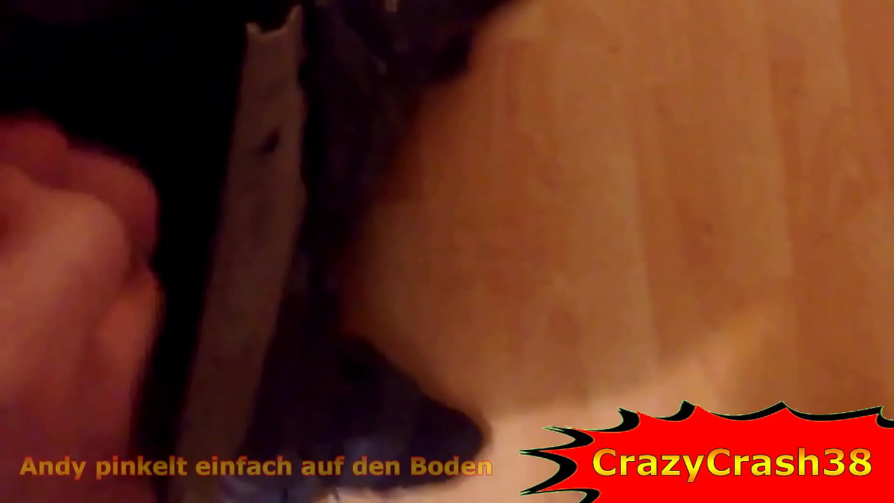 Crazy Andy spreads his golden juice directly with his cock on the floor