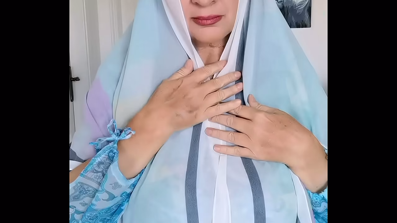 MariaOld the Marvelous Striptease Dancing GILF Steals the Show