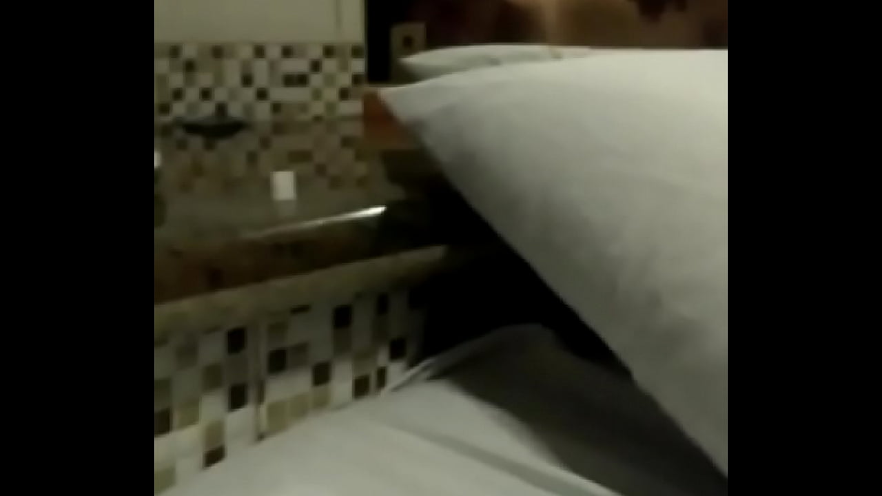 Gemendo no cacet&atilde;o do dotado.